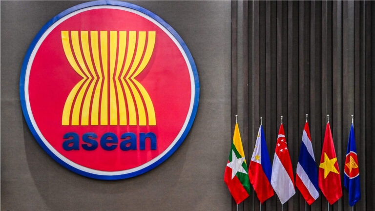 ASEAN leaders discuss regional supply chains and trade facilitation