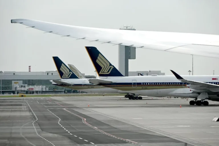 Singapore Airlines aircraft as the carrier reports Q3 earnings and record revenue