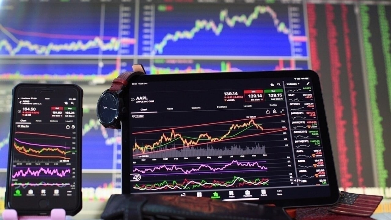 Three Indian Stocks to Watch: Amber Enterprises, Oil India, and RR Kabel Draw Analyst Attention
