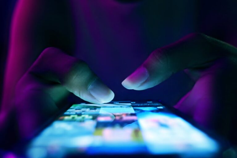 Britain's Top Crime Agencies Back Social Media Ban for Under-16s, Citing Decades of Corporate Negligence