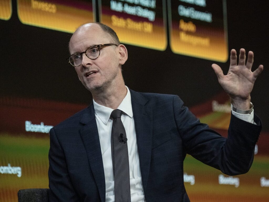 Apollo Economist Finds 'Zero Evidence' of AI Job Losses — But Dozens of Companies Tell a Different Story