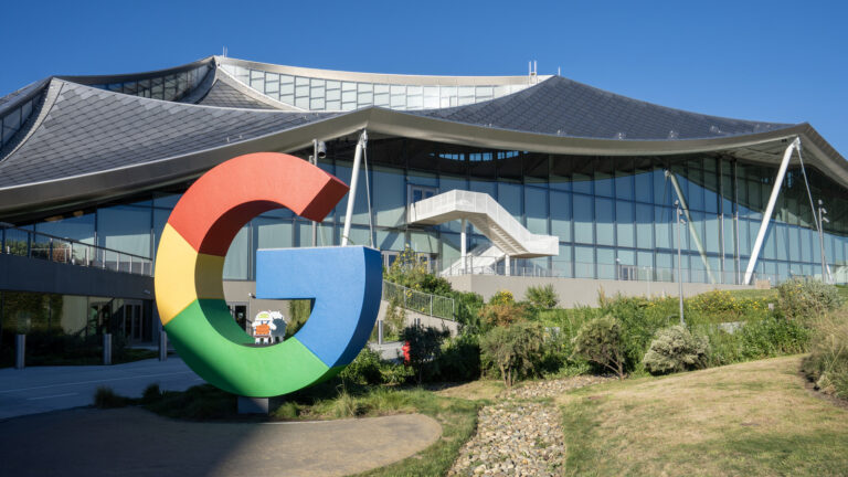 Federal Judge Dismisses Antitrust Lawsuits Against Google's AI Overviews, Ruling Publishers Failed to Prove Monopoly Abuse